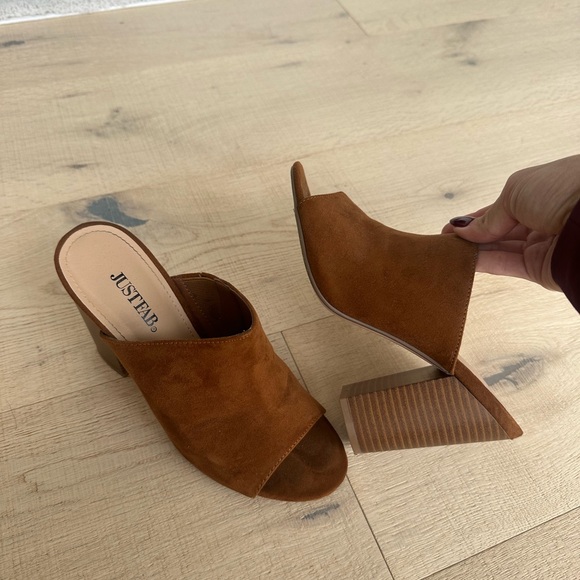 Brown heeled mules - Picture 4 of 6